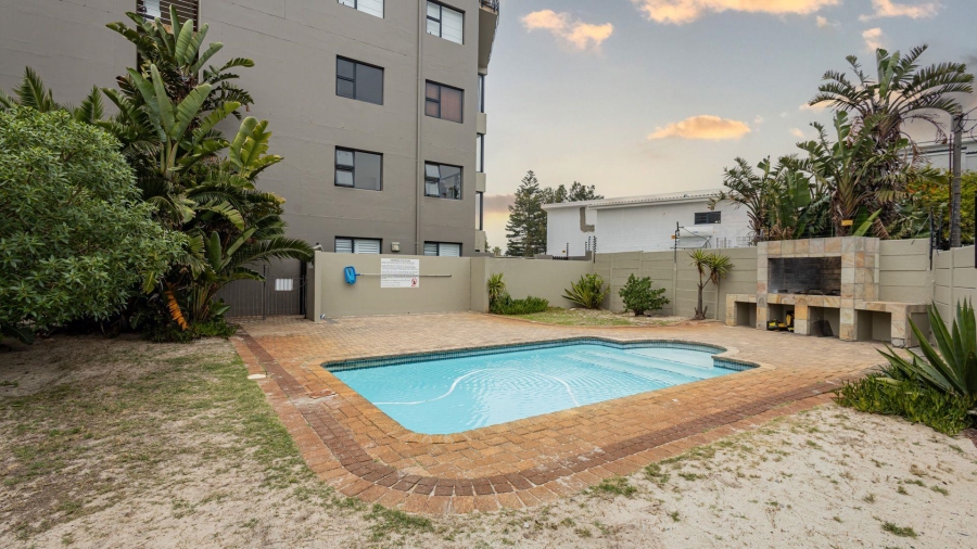 1 Bedroom Property for Sale in Table View Western Cape